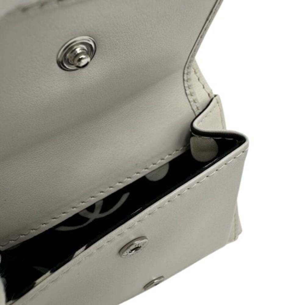 CHANEL White Caviar Leather Wallet - Picture 7 of 8